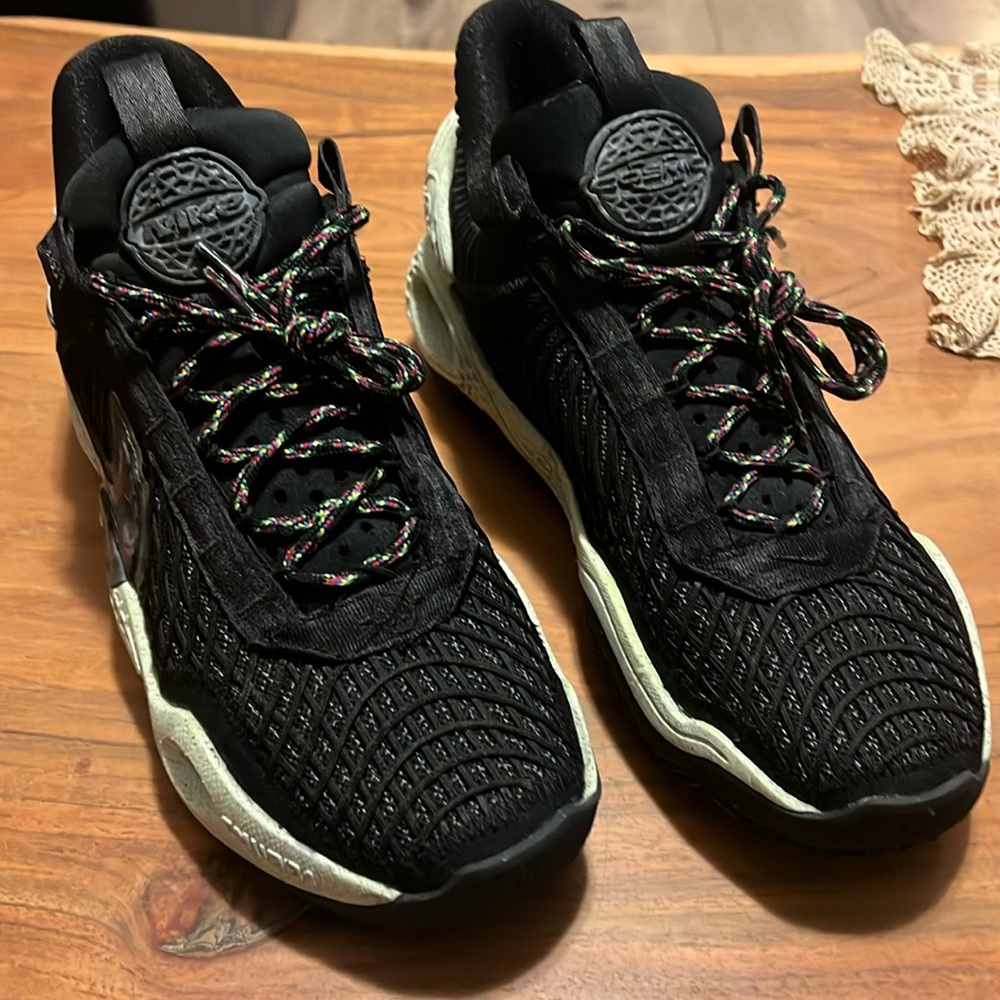 Nike Cosmic Unity